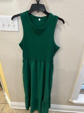 Green Sleeveless Tiered Maxi Dress size large